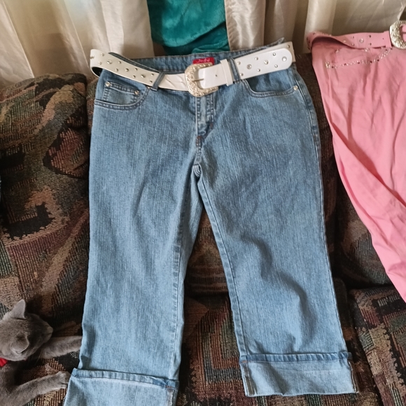 Capri's - Picture 4 of 4